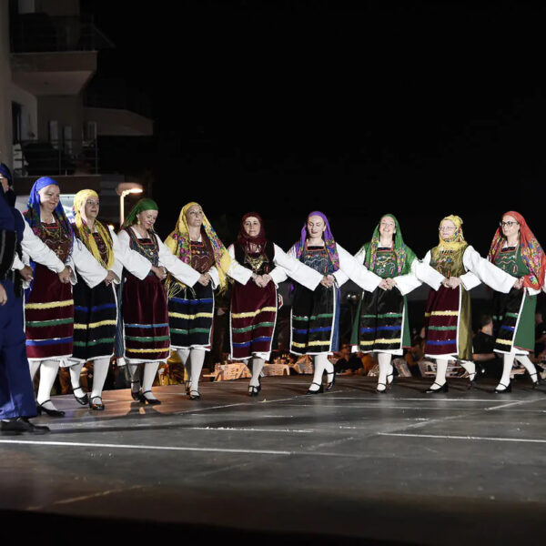 Παραμονή και ανήμερα της γιορτής στις 29 Ιουνίου, ο δήμος διοργανώνει τα «Αγιοπαυλίτικα», ένα μεγάλο γλέντι με γνωστά ονόματα της λαϊκής και δημοτικής μουσικής, και σπεύδει όλο το «χωριό». [Πηγή: Δήμος Νεάπολης-Συκεών].
