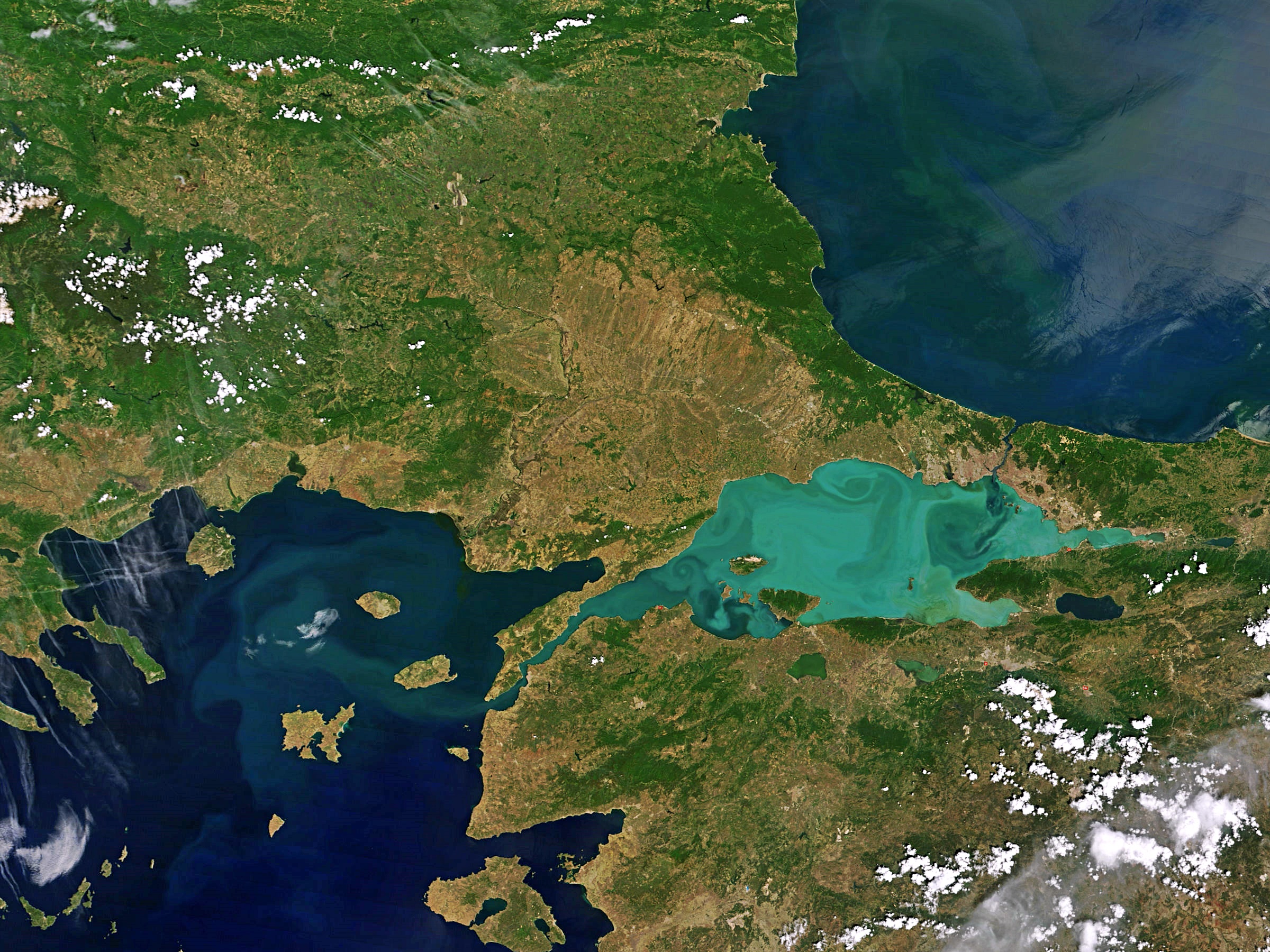 2010_satellite_picture_of_the_Sea_of_Marmara