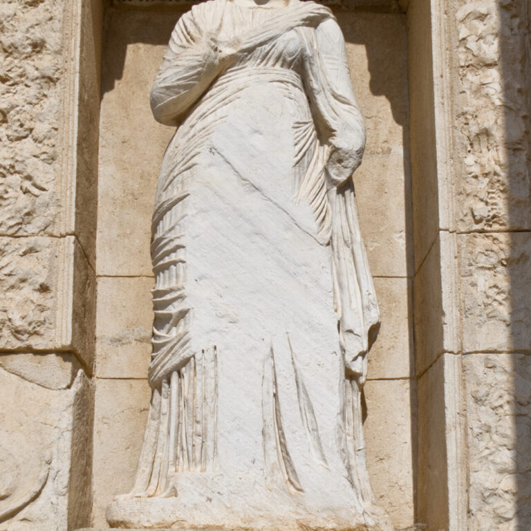 Arete_-_Areté-_Éfeso