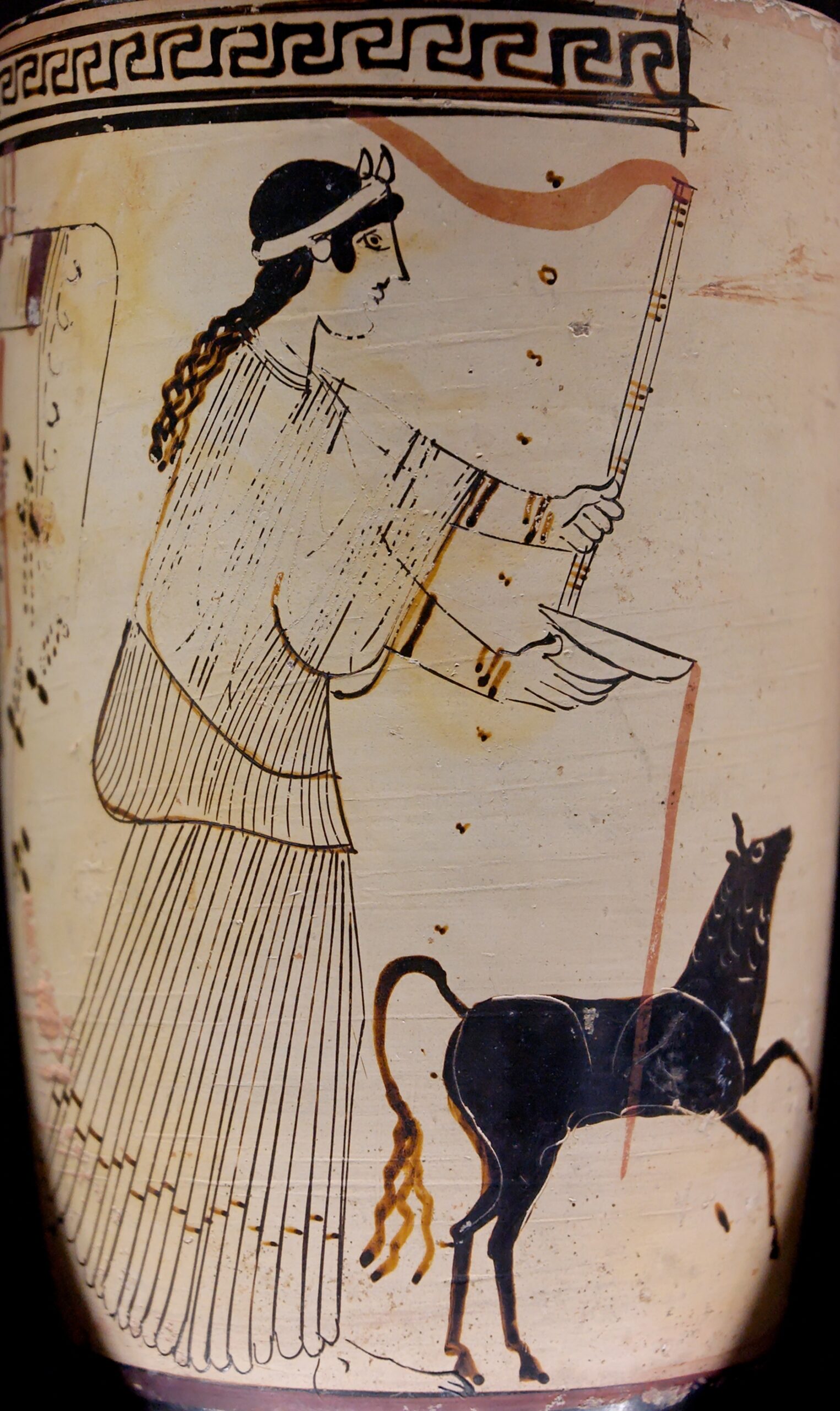 Artemis_libation_Louvre_CA599