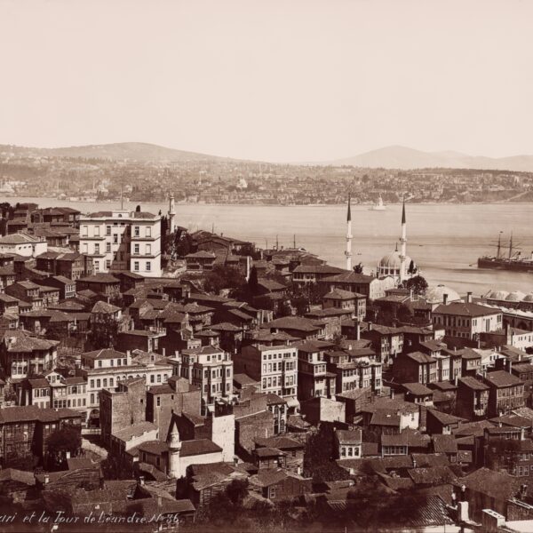 Guillaume Berggren - Πανόραμα της Κωνσταντινούπολης (1880-1889 AD). Από: https://picryl.com/media/guillaume-berggren-panorama-of-constantinople-1880s-fold-4-7f1ec7