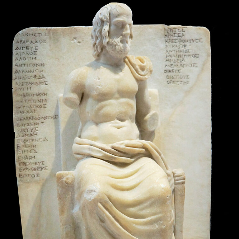 Louvre-Lens_Euripide_assis_cropped